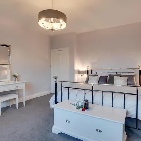 2 Bed In Oc-s032 *