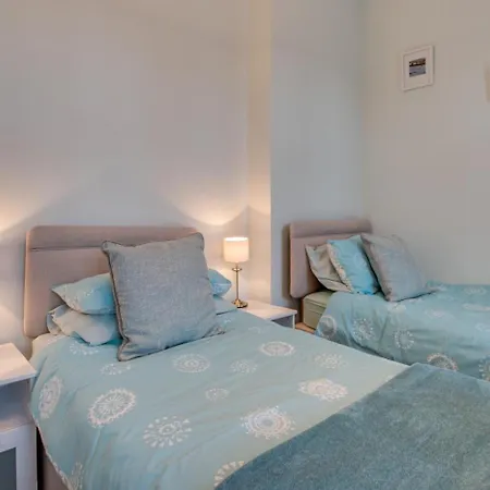 2 Bed In Oc-s032