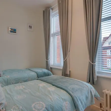2 Bed In Scarborough Oc-S032 *