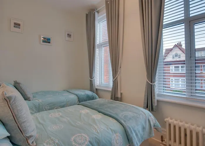 2 Bed In Scarborough Oc-S032 *