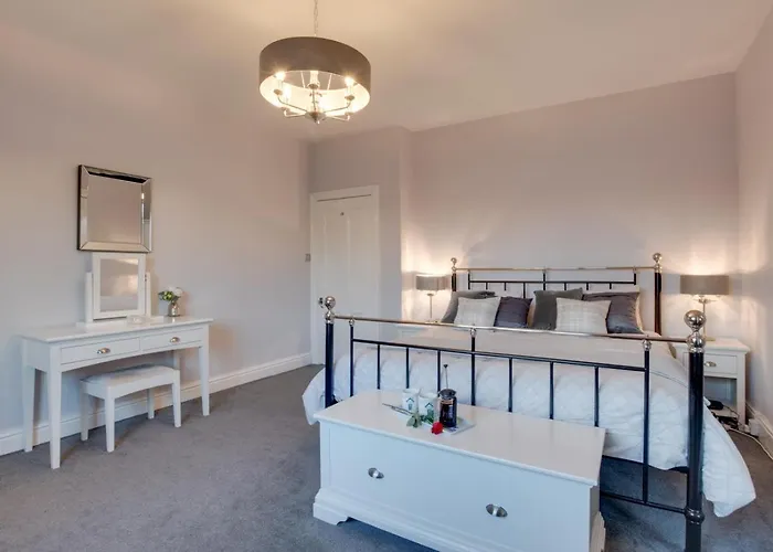 2 Bed In Scarborough Oc-S032